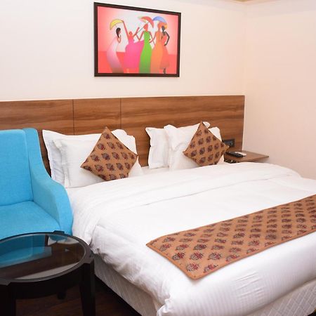มุมไบ เฮาส์ Hotel ภายนอก รูปภาพ