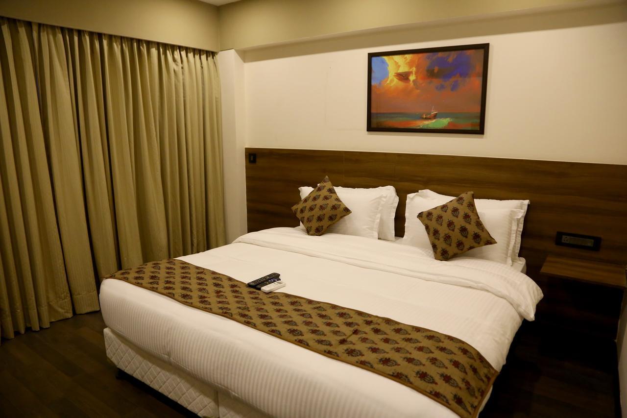 มุมไบ เฮาส์ Hotel ภายนอก รูปภาพ